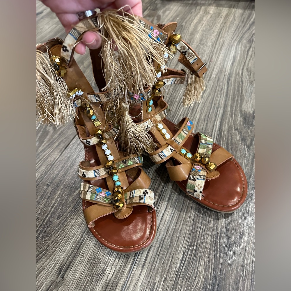 Women’s sandals 8.5